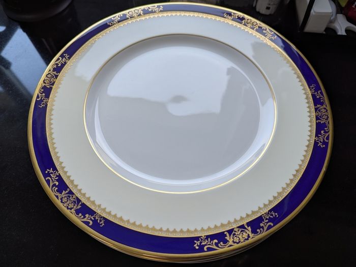 Royal Grafton Viceroy fine bone china dinner set