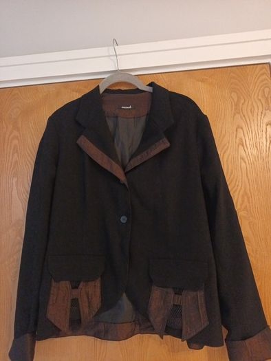 Animale  Box Jacket.   S. 14.  New - No Tag.