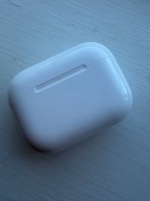 Airpod Pro 3 Charging Case and Left Airpod