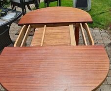 vintage style mahogany extendable dining table