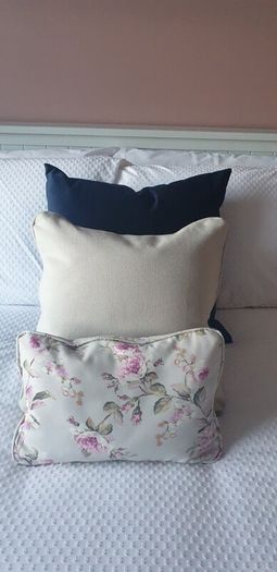 Velvet cushion