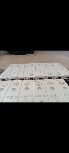 18 Wii Remotes (For parts/Not working)