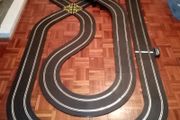 Scalextric 8x4 Ferrari Formula 1 Set. with 2004 Ferrari F1 cars  ( f1 )