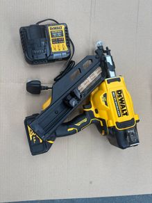 Dewalt Framing Nailer kit New Model / 4ah
