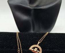 9ct yellow gold claddagh pendant necklace