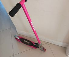 Razor foldable pink Scooter For Ages 6+