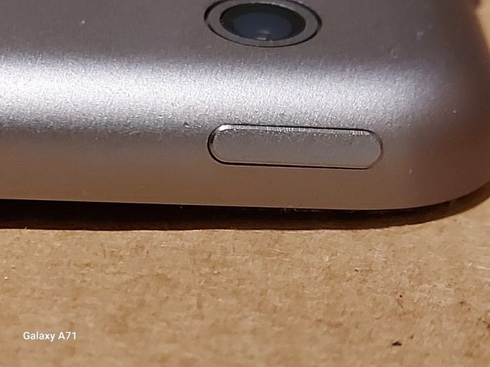 Apple Ipad Air, Excellent cosmetic condition, not powering on, for parts or repair