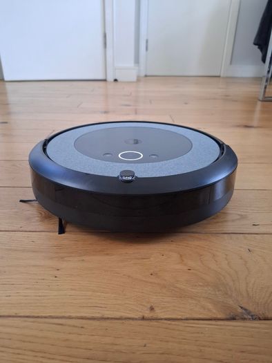 iRobot Roomba Combo i5 Robot Vacuum & Mop