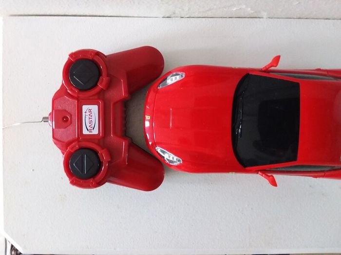 Rastar : Ferrari California - Remote Control Car