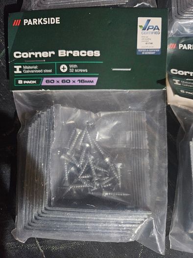 Corner braces x 5 packets