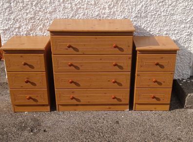 Chests drawers and 2 side lockers