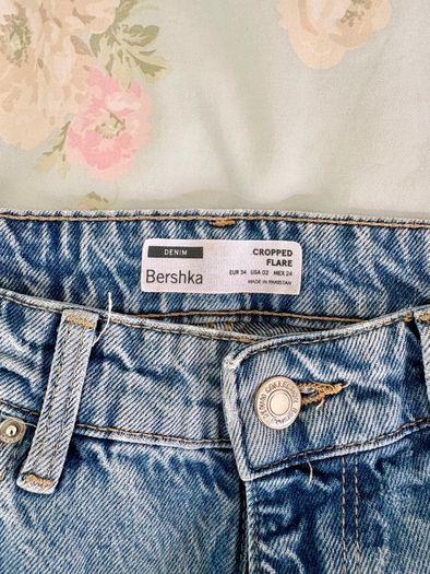 Cropped Flare Jeans Bershka