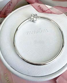 Pandora Pave Bezel Flower Bangle Silver Size 20cm Brand New