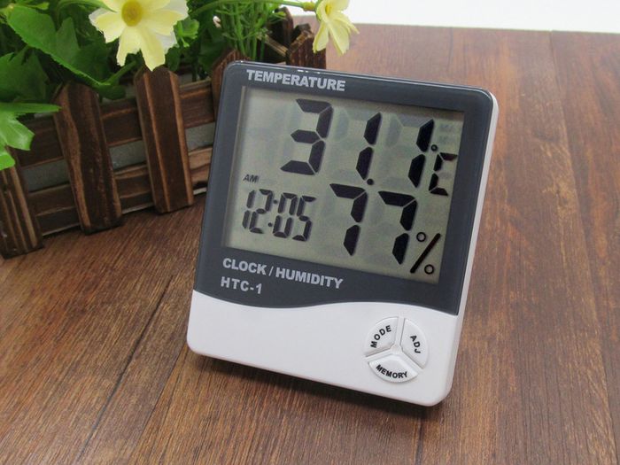 Lcd Electronic Thermometer With Internal And External Temperature And Humidity Measurement With Clock, Date And Alarm