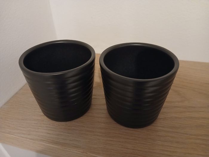 2 x mini plant pots