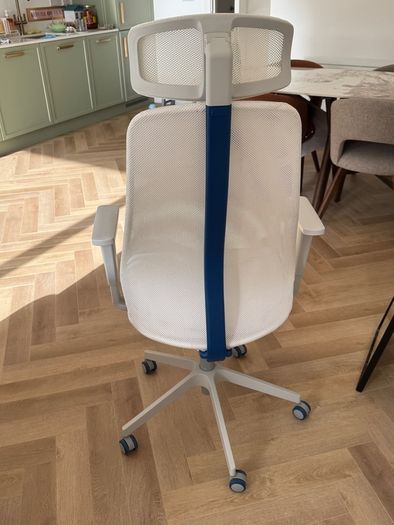 gaming/office white chair