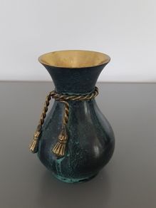 Vintage Green Vase With Rope Design
