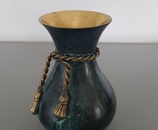 Vintage Green Vase With Rope Design
