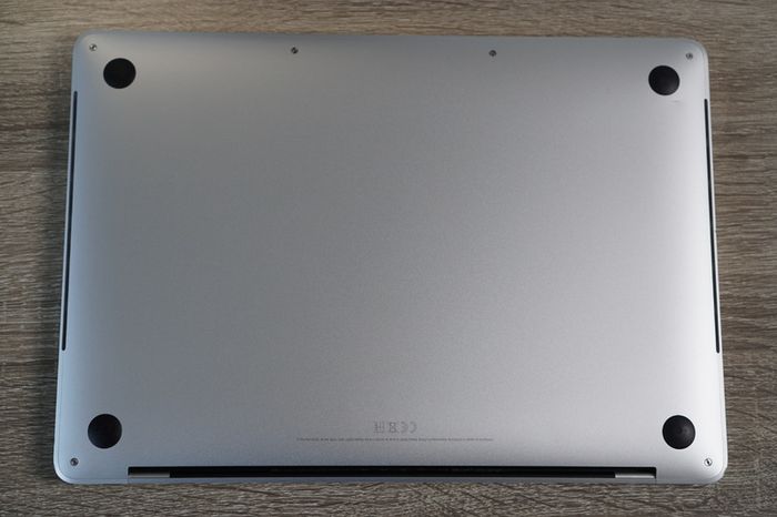 MacbBook Pro 13" 2020 | 10th Gen i5 2.0GHz | 16GB | 512GB