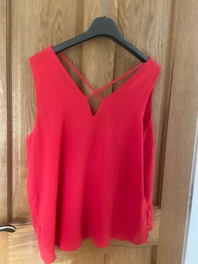 Red cami