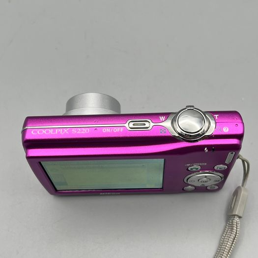 Nikon Coolpix S220 10MP Digital Camera Pink - Nr Mint - Full Kit