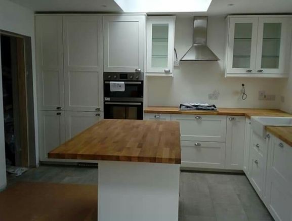 kitchen fitter