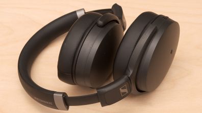 Sennheiser HD 450BT bluetooth headphones