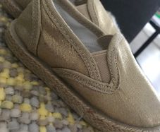 Lovely shoes for girl size 21 junior