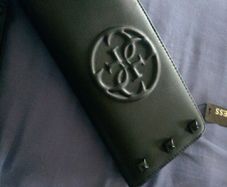 guess wallet