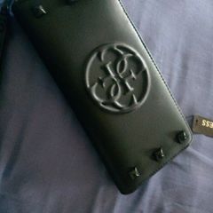 guess wallet