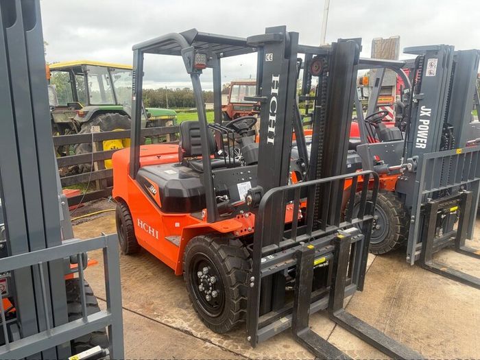 Diesel forklifts 2.5,3,3.5,5 ton available