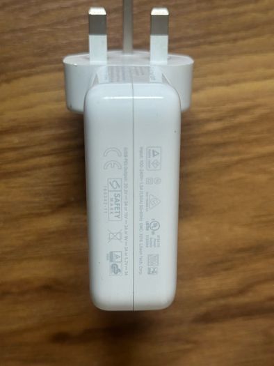 Apple USB-C Power adapter 61W
