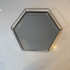 Mirrored tray