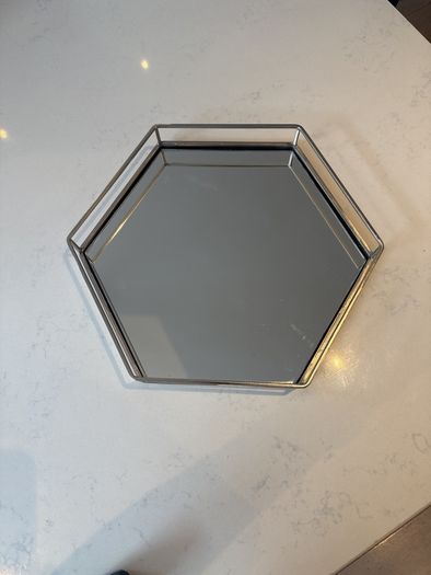 Mirrored tray