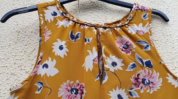As New - Size 12 - Original Price 49.99 - A Beautiful QED London Dress - New Look - Keyhole Style Neckline - See Pictures - E