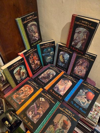 A Series of Unfortunate Events by Lemony Snicket - 13 Hardback Book Collection