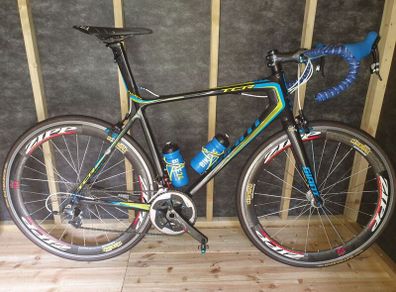 Road bike giant 56cm