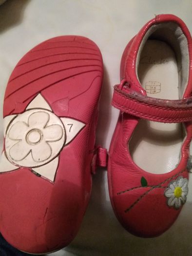 Toddler Shoes - Clarks size 7