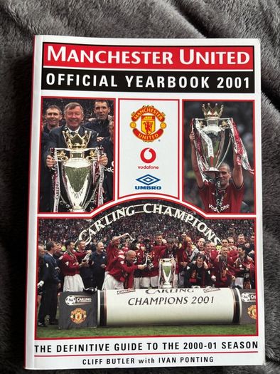 Manchester United Official Yearbook 2001