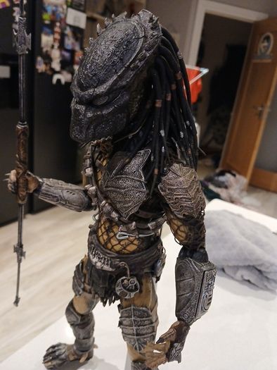 Hot toy mms66 Predator figure 1/6 scale 35cm tall
