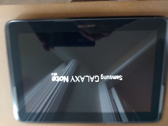 Samsung Galaxy Note 10.1 inch, Model No GT-N8013, 32GB, in excellent condition with lots of family movies for your entertainment