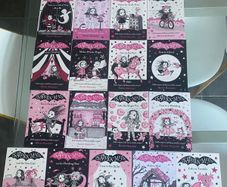 NEW The Complete Series of Isadora Moon Children's Books by Harriet Muncaster