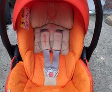 Cybex Cloud Q newborn carseat