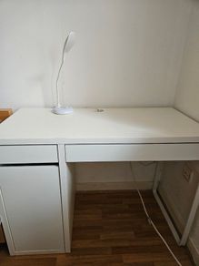 Desk IKEA MICKE for sale