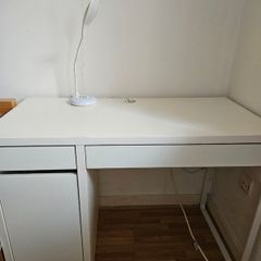 Desk IKEA MICKE for sale