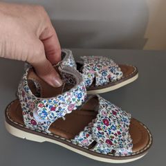 Sandals JJMB kids size 6 (new)
