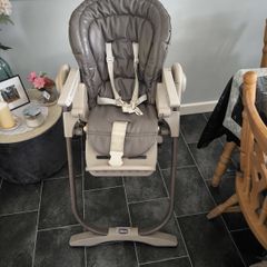 Chicco highchair
