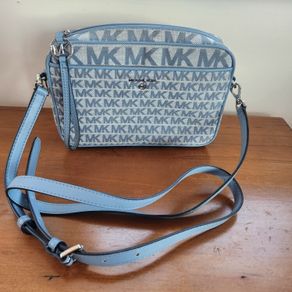 Michael kors crossbody bag