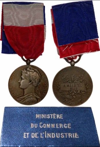 III Republic of France Medal  Medaille de honneur du travail 20 ans AU
