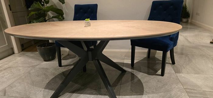 Dining set - oval table to 6 chairs